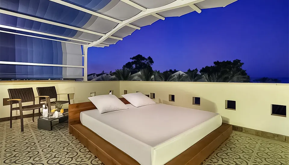 هتل کریستال آئورا بیچ ریزورت اند اسپا